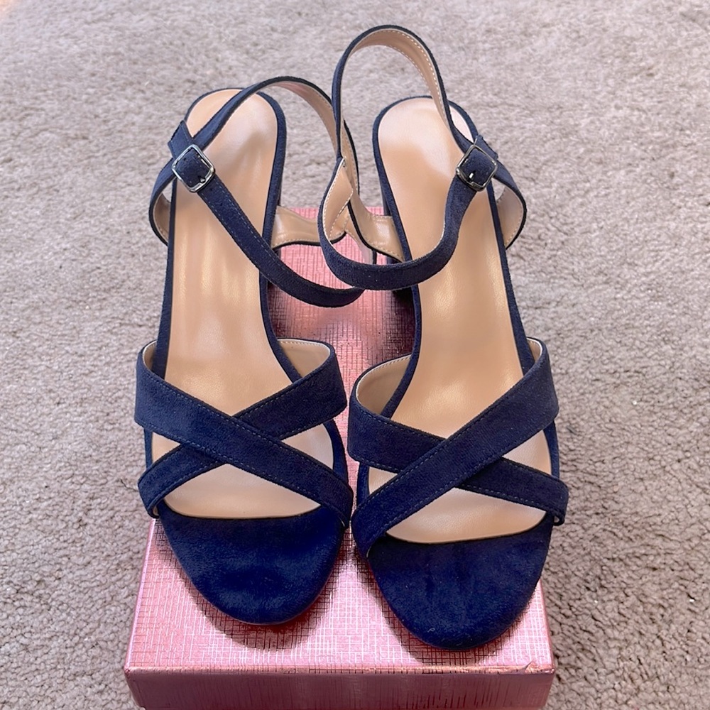 Mid Heel (3.2in high) Chunky Block Peep Open Toe Sandal Ankle Strap Buckle.